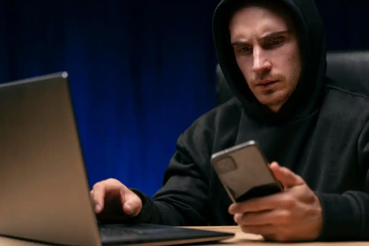 mobile phone data theft illustration