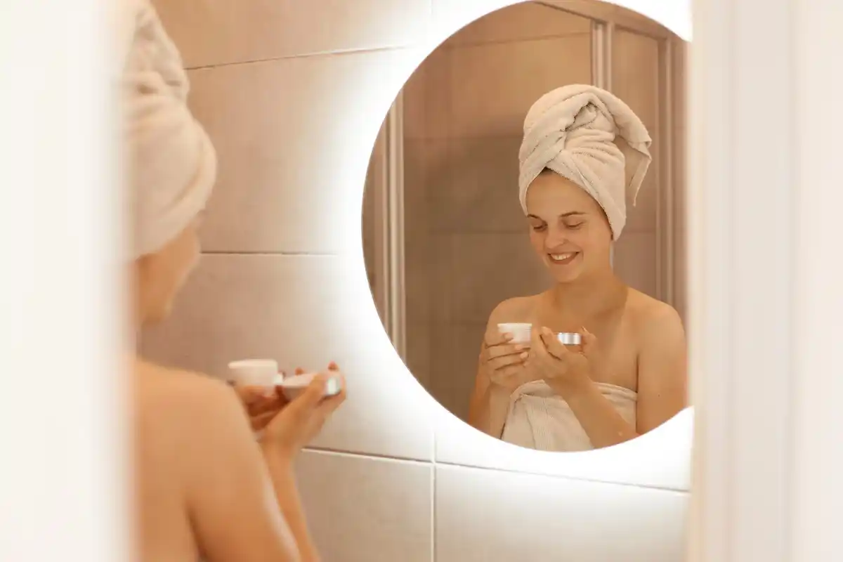 Dermatolog prozradil: tento večerní rituál převrátí váš vzhled
