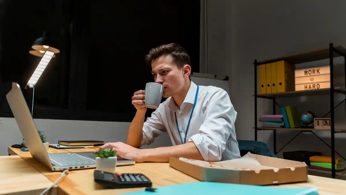 Czech entrepreneur night planning desk
