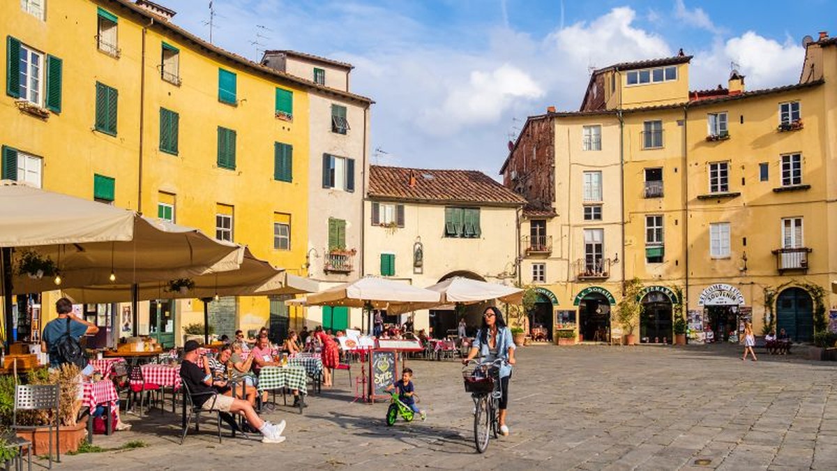 Mezinárodní pohled na veřejné náměstí a jejich roli v urbanismu