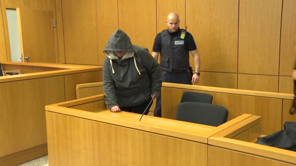 Osvícení kontroverzní kauzou: V německém procesu je odsouzen školník za drogování a znásilnění manželky