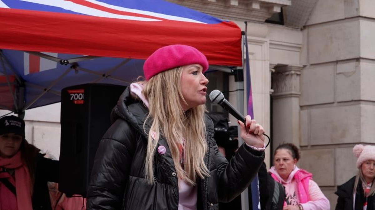 Příběh strmého růstu krajně pravicového hnutí v Británii: Pink Ladies