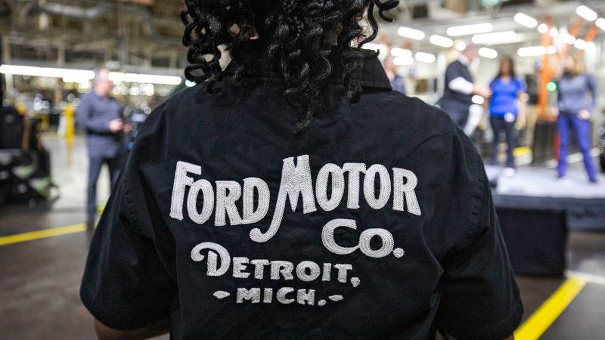 Společný rozvoj elektrických vozidel: Renault a Ford čelí růstu konkurence v Evropě