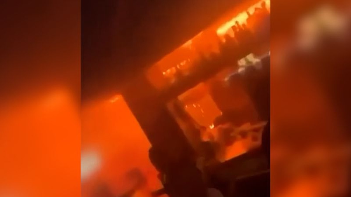 Požár v švýcarském baru: Záběry paniky a tragédie