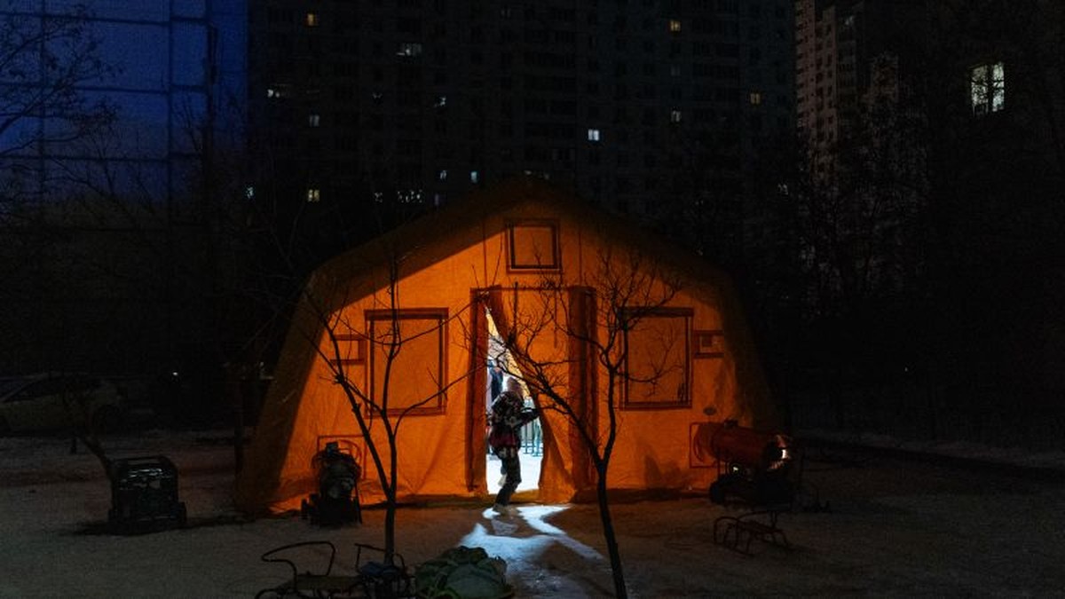 Ukrajina bojuje o obnovení energie po rozsáhlých útocích Ruska v zimě